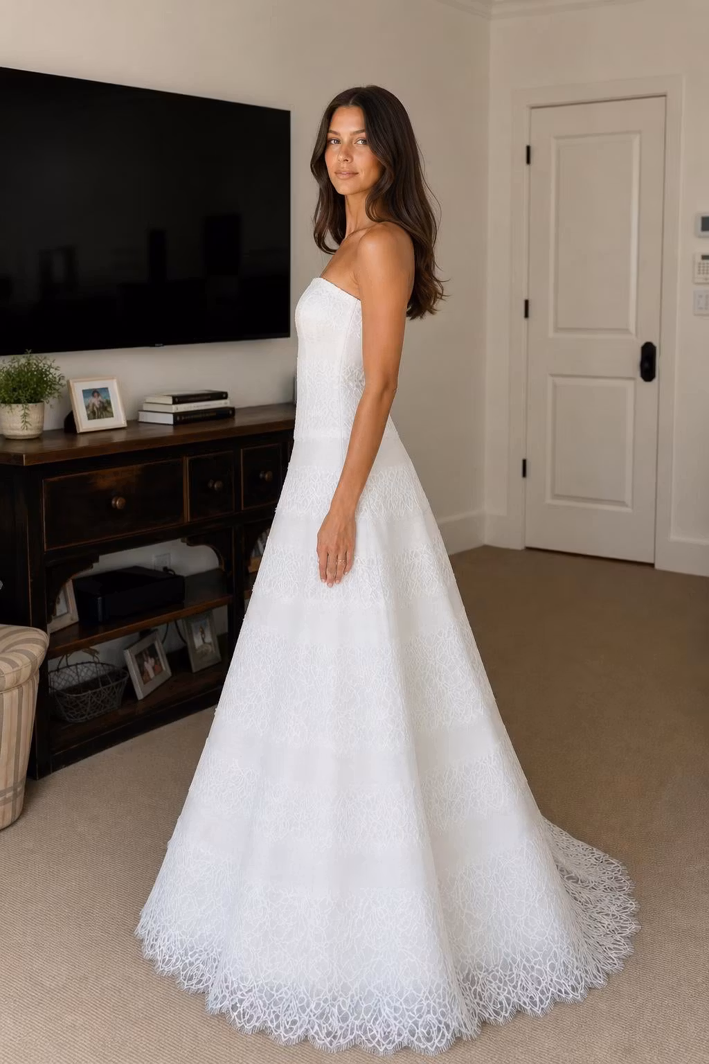 Elegant Strapless Tiered Lace Formal Evening Dress - ellahollywood